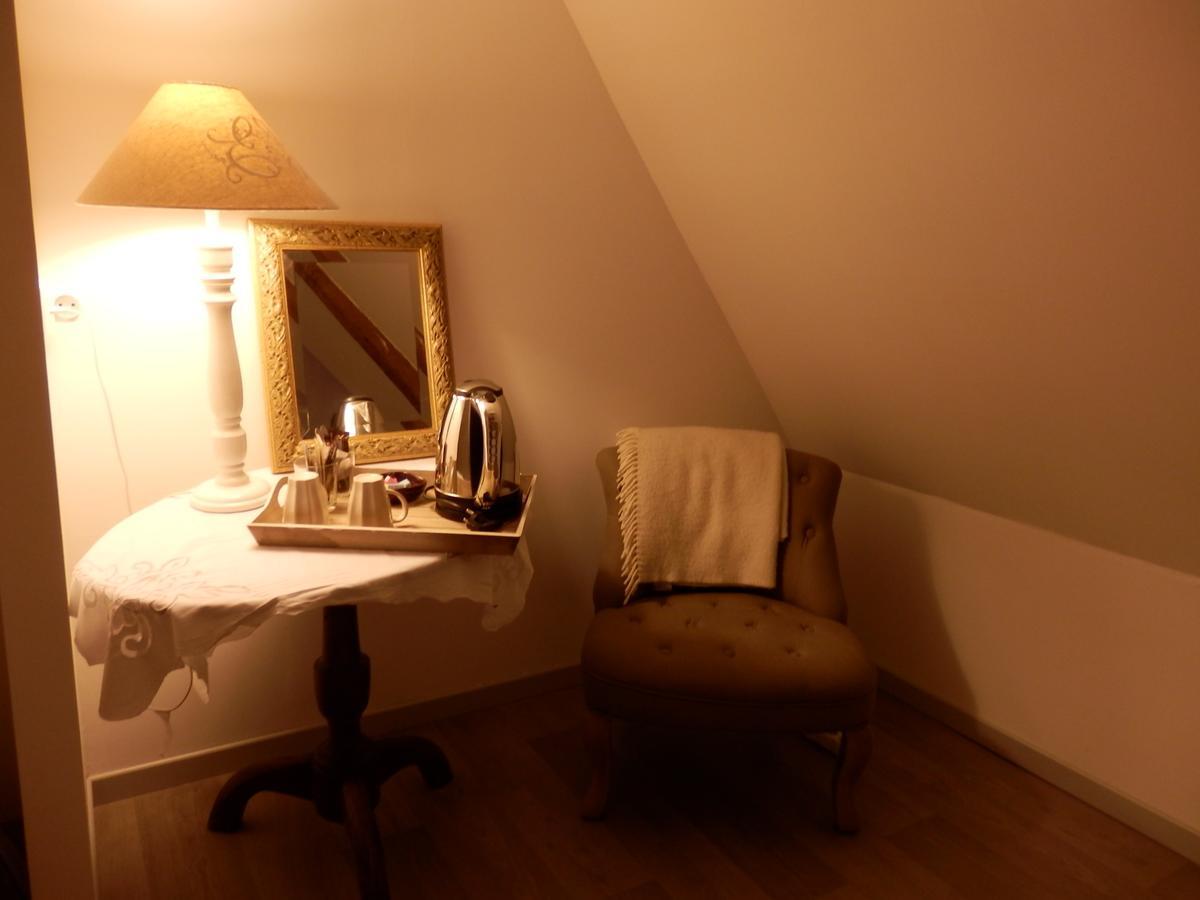 Au Presbytere De Dagmar Erbrée Habitación foto